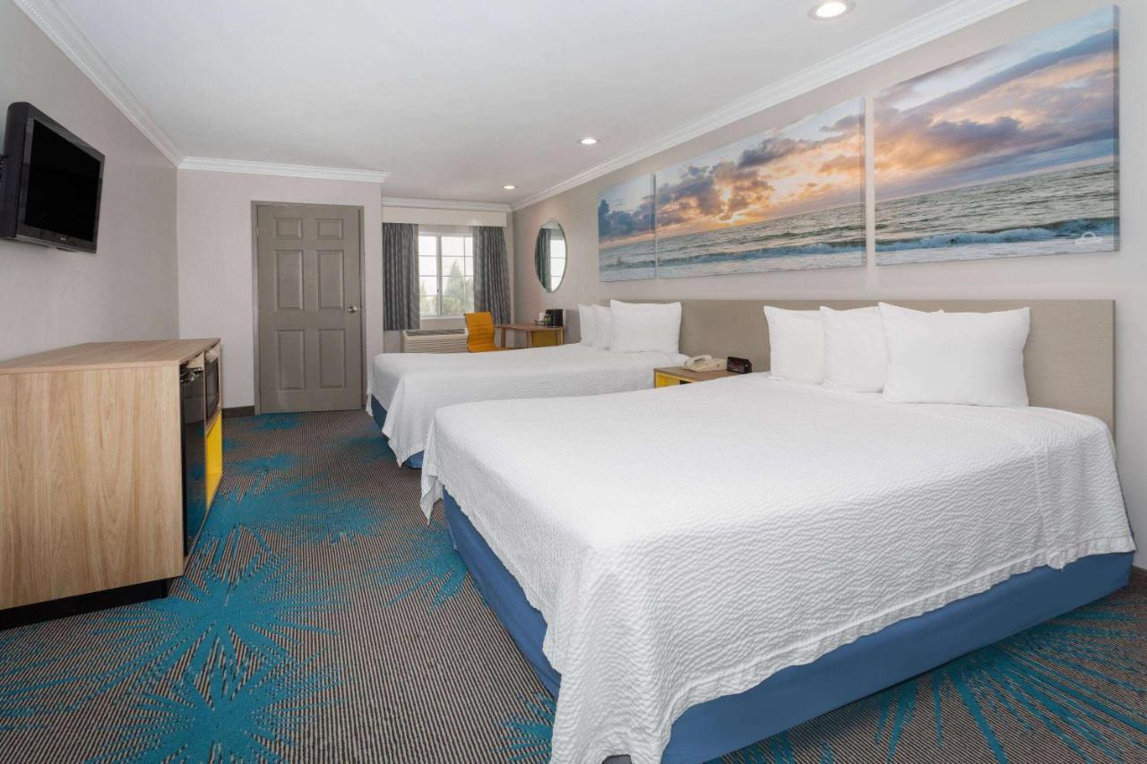 Days Inn By Wyndham Santa Monica Bagian luar foto