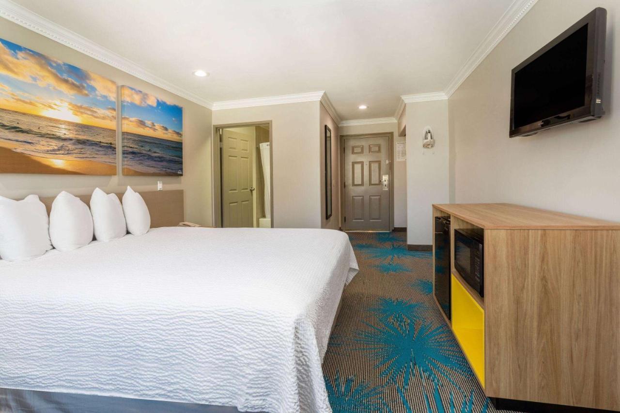 Days Inn By Wyndham Santa Monica Bagian luar foto